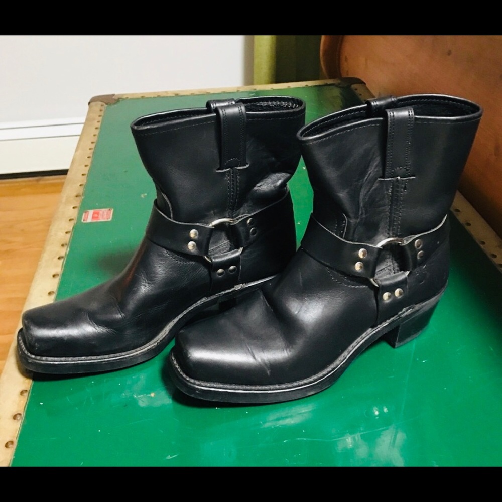FRYE BOOTS 💚 Leather Harness style